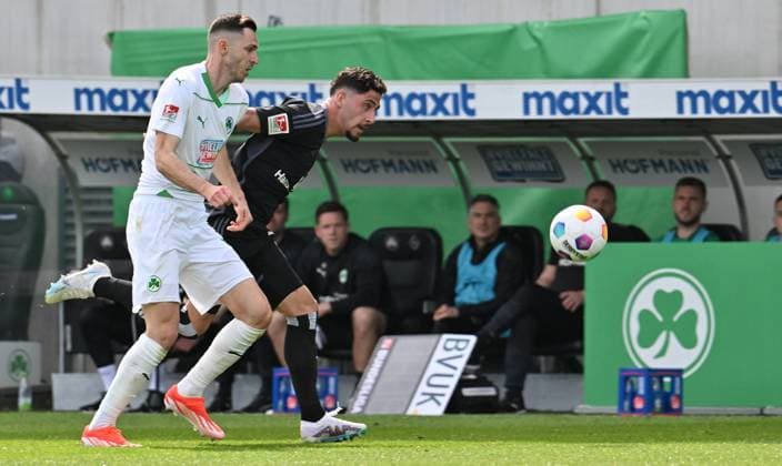 31 03 2024 Soccer Season 2023 2024 2 Soccer Bundesliga 27 Matchday SpVgg Greuther Fürth Kleeblatt Hamburger SV Hamburg HSV Sportfoto Zink xwoxzix DFL regulations prohibit any use of photographs as image sequences and or quasi video only for editorial use Branimir Hrgota 10 SpVgg Greuther Fürth Ludovit Reis 14, Hamburger SV HSV