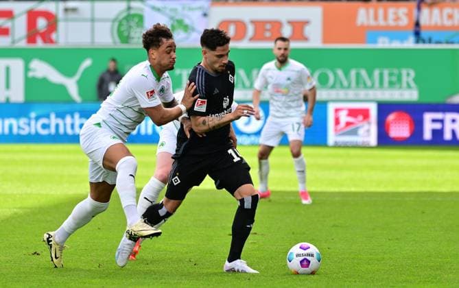 31 03 2024 Soccer Season 2023 2024 2 Soccer Bundesliga 27 Matchday SpVgg Greuther Fürth Kleeblatt Hamburger SV Hamburg HSV Sportfoto Zink MeZi xmexzix DFL regulations prohibit any use of photographs as image sequences and or quasi video only for editorial use Armindo Sieb 30, SpVgg Greuther Fürth, left Ludovit Reis 14, Hamburger SV HSV