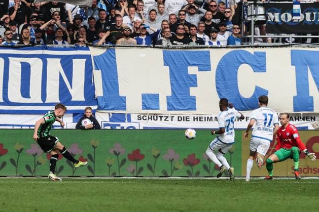 Goalscorer Jannik Dehm Hannover 96,20 scores to 0 1 2 Soccer Bundesliga Season 2023 2024 1 FC Magdeburg vs Hannover 96 at the MDCC Arena in Magdeburg Action,Soccer,Man,Men,Germany,31 03 2024