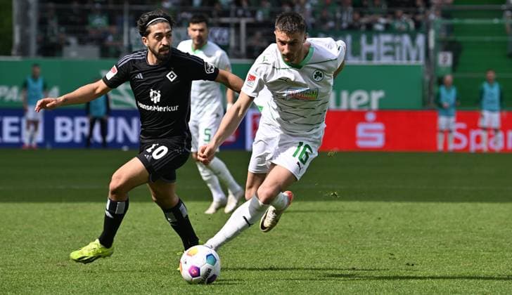 31 03 2024 Soccer Season 2023 2024 2 Soccer Bundesliga 27 Matchday SpVgg Greuther Fürth Kleeblatt Hamburger SV Hamburg HSV Sportfoto Zink xwoxzix DFL regulations prohibit any use of photographs as image sequences and or quasi video only for editorial use Immanuel Pherai 10, Hamburger SV HSV Lukas Petkov 16, SpVgg Greuther Fürth