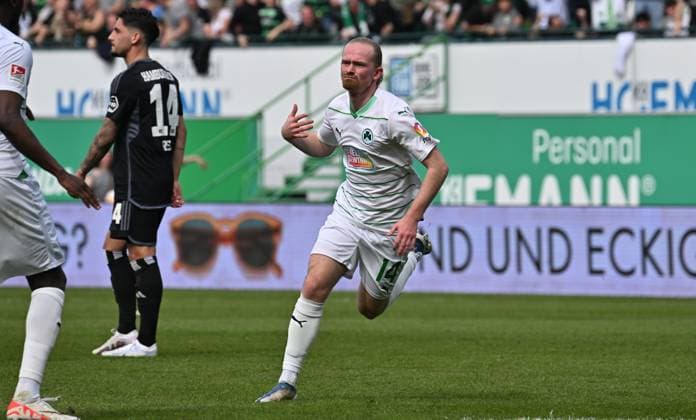 31 03 2024 Soccer Season 2023 2024 2 Soccer Bundesliga 27 Matchday SpVgg Greuther Fürth Kleeblatt Hamburger SV Hamburg HSV Sportfoto Zink xwoxzix DFL regulations prohibit any use of photographs as image sequences and or quasi video only for editorial use Torjubel Jubel Freude nach Treffer Tor Torschuß zum 1 1 durch Jomaine Consbruch 14, SpVgg Greuther Fürth