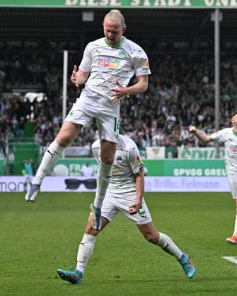 31 03 2024 Soccer Season 2023 2024 2 Soccer Bundesliga 27 Matchday SpVgg Greuther Fürth Kleeblatt Hamburger SV Hamburg HSV Sportfoto Zink xwoxzix DFL regulations prohibit any use of photographs as image sequences and or quasi video only for editorial use Torjubel Jubel Freude nach Treffer Tor Torschuß zum 1 1 durch Jomaine Consbruch 14, SpVgg Greuther Fürth