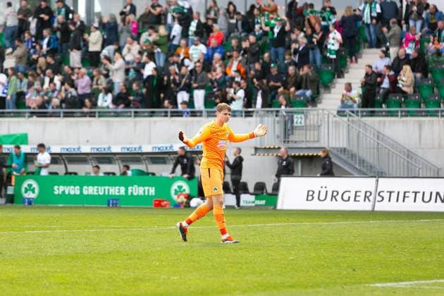 Soccer I Men I Season 2023 2024 I 2 Bundesliga I 27 Matchday I SpVgg Greuther Fürth Hamburger SV I 31 03 2024 Jonas Urbig 40, SpVgg Greuther Fürth celebrates 1 1 Fürth Sportpark Ronhof Bayern Germany Copyright: xLobecax xHenningxRohlfsx