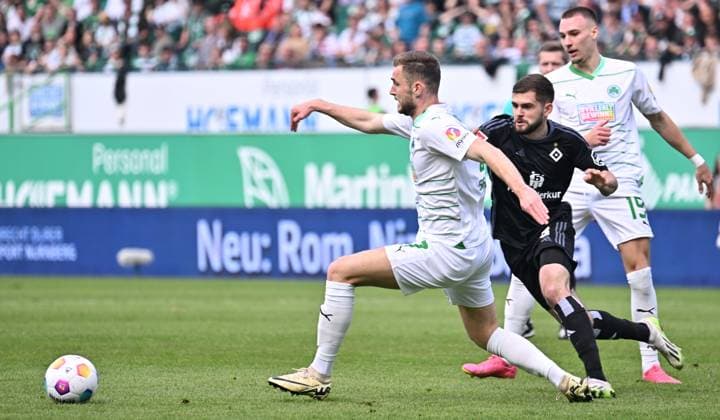 31 03 2024 Soccer Season 2023 2024 2 Soccer Bundesliga 27 Matchday SpVgg Greuther Fürth Kleeblatt Hamburger SV Hamburg HSV Sportfoto Zink xwoxzix DFL regulations prohibit any use of photographs as image sequences and or quasi video only for editorial use Dennis Srbeny 7, SpVgg Greuther Fürth Lukasz Poreba 6, Hamburger SV HSV