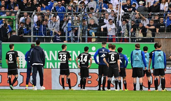 31 03 2024 Soccer Season 2023 2024 2 Soccer Bundesliga 27 Matchday SpVgg Greuther Fürth Kleeblatt Hamburger SV Hamburg HSV Sportfoto Zink MeZi xmexzix DFL regulations prohibit any use of photographs as image sequences and or quasi video only for editorial use Laszlo Benes 8, Hamburger SV HSV Jonas Meffert 23, Hamburger SV HSV Ludovit Reis 14, Hamburger SV HSV Lukasz Poreba 6, Hamburger SV HSV and Co disappointed Disappointment after the end of the match at fans Fanblock