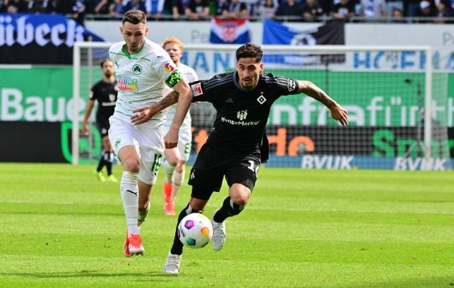 31 03 2024 Soccer Season 2023 2024 2 Soccer Bundesliga 27 Matchday SpVgg Greuther Fürth Kleeblatt Hamburger SV Hamburg HSV Sportfoto Zink MeZi xmexzix DFL regulations prohibit any use of photographs as image sequences and or quasi video only for editorial use Branimir Hrgota 10 SpVgg Greuther Fürth, left Ludovit Reis 14, Hamburger SV HSV