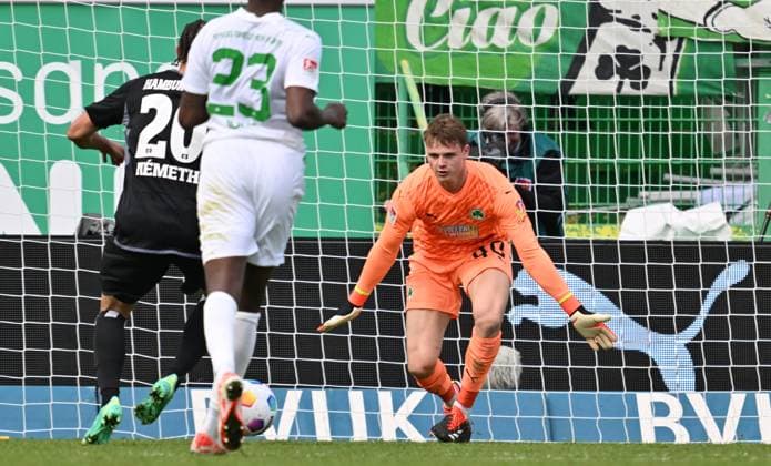 31 03 2024 Soccer Season 2023 2024 2 Soccer Bundesliga 27 Matchday SpVgg Greuther Fürth Kleeblatt Hamburger SV Hamburg HSV Sportfoto Zink xwoxzix DFL regulations prohibit any use of photographs as image sequences and or quasi video only for editorial use Andras Nehmeth 20, Hamburger SV HSV Jonas Urbig 40, SpVgg Greuther Fürth Chance Torchance