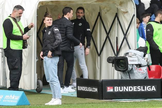 Coach Stefan Leitl Hannover 96 with sports director Marcus Mann Hannover 96 after the match 2 Soccer Bundesliga Season 2023 2024 1 FC Magdeburg vs Hannover 96 at the MDCC Arena in Magdeburg Action,Soccer,Mann,Men,Germany,31 03 2024
