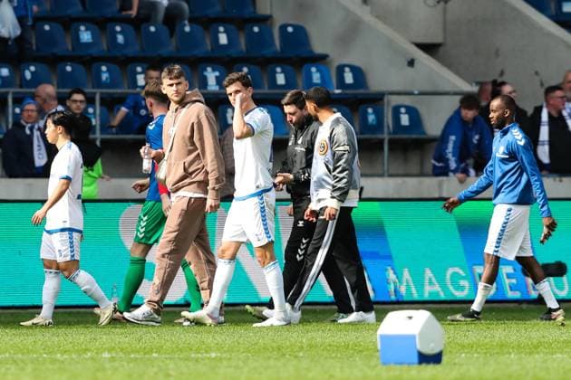 Tobias Müller 1 FC Magdeburg,21 disappointed after the match 2 Soccer Bundesliga Season 2023 2024 1 FC Magdeburg vs Hannover 96 at the MDCC Arena in Magdeburg Action,Soccer,Man,Men,Germany,31 03 2024