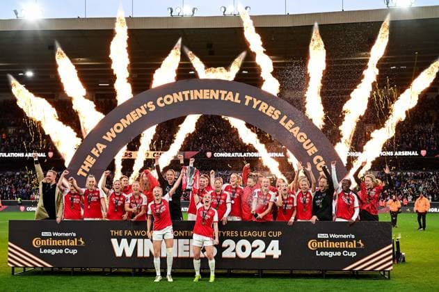 Bilder des Jahres 2024, Sport 03 März Sport Themen der Woche KW13 Sport Bilder des Tages Arsenal Women v Chelsea Women FA Women s Continental Tyres League Cup Arsenal Women celebrate winning the FA Women s Continental Tyres League Cup after the FA Women s Continental Tyres League Cup Final between Arsenal Women and Chelsea Women at Molineux, Wolverhampton Copyright: xMartinxCobbx FIL-19954-0094 UK Newspapers OUT