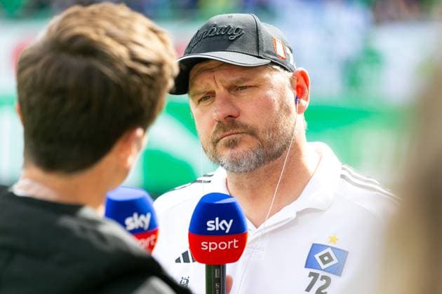Soccer I Men I Season 2023 2024 I 2 Bundesliga I 27 Matchday I SpVgg Greuther Fürth Hamburger SV I 31 03 2024 Steffen Baumgart Coach, Hamburger SV interviewed by Sky Sport Fürth Sportpark Ronhof Bayern Germany Copyright: xLobecax xHenningxRohlfsx