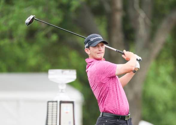 HOUSTON, TX - MARCH 31: Jacob Bridgeman (USA) watches his tee shot on 1 during the final round of the PGA, Golf Herren Texas Children™s Houston Open at Memorial Park Golf Course on March 31, 2024 in Houston, Texas. (Photo by Leslie Plaza Johnson Icon Sportswire) GOLF: MAR 31 PGA Texas Children s Houston Open EDITORIAL USE ONLY Icon240331009