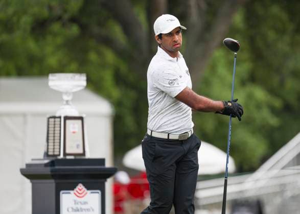 HOUSTON, TX - MARCH 31: Aaron Rai (ENG) watches his tee shot on 1 during the final round of the PGA, Golf Herren Texas Children™s Houston Open at Memorial Park Golf Course on March 31, 2024 in Houston, Texas. (Photo by Leslie Plaza Johnson Icon Sportswire) GOLF: MAR 31 PGA Texas Children s Houston Open EDITORIAL USE ONLY Icon240331017