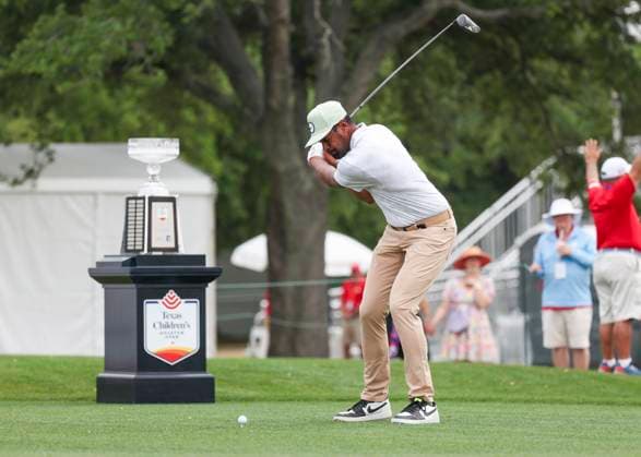 HOUSTON, TX - MARCH 31: Tony Finau (USA) prepares to hit his tee shot on 1 during the final round of the PGA, Golf Herren Texas Children™s Houston Open at Memorial Park Golf Course on March 31, 2024 in Houston, Texas. (Photo by Leslie Plaza Johnson Icon Sportswire) GOLF: MAR 31 PGA Texas Children s Houston Open EDITORIAL USE ONLY Icon240331027