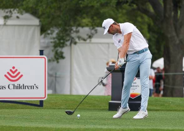 HOUSTON, TX - MARCH 31: Taylor Moore (USA) prepares to hit his tee shot on 1 during the final round of the PGA, Golf Herren Texas Children™s Houston Open at Memorial Park Golf Course on March 31, 2024 in Houston, Texas. (Photo by Leslie Plaza Johnson Icon Sportswire) GOLF: MAR 31 PGA Texas Children s Houston Open EDITORIAL USE ONLY Icon240331036