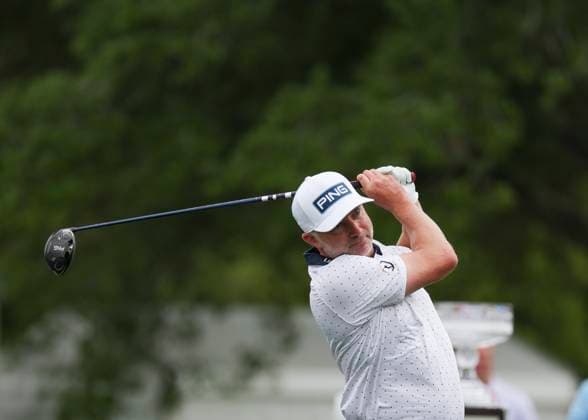 HOUSTON, TX - MARCH 31: David Skinns (ENG) watches his tee shot on 1 during the final round of the PGA, Golf Herren Texas Children™s Houston Open at Memorial Park Golf Course on March 31, 2024 in Houston, Texas. (Photo by Leslie Plaza Johnson Icon Sportswire) GOLF: MAR 31 PGA Texas Children s Houston Open EDITORIAL USE ONLY Icon240331072