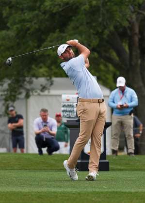 HOUSTON, TX - MARCH 31: Scottie Scheffler (USA) watches his tee shot on 1 during the final round of the PGA, Golf Herren Texas Children™s Houston Open at Memorial Park Golf Course on March 31, 2024 in Houston, Texas. (Photo by Leslie Plaza Johnson Icon Sportswire) GOLF: MAR 31 PGA Texas Children s Houston Open EDITORIAL USE ONLY Icon240331079