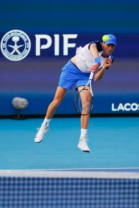 March 31, 2024, Miami, Florida, USA: Jannik Sinner (Italy) hits a serve against Grigor Dimitrov (Bulgaria) during the finals of the MenÃ¢â‚¬â ¢s Singles at the Miami Open tennis tournament. Sinner won the match 6-3, 6-1. Miami USA - ZUMAd212 20240331_zsp_d212_005 Copyright: xRichardxDolex