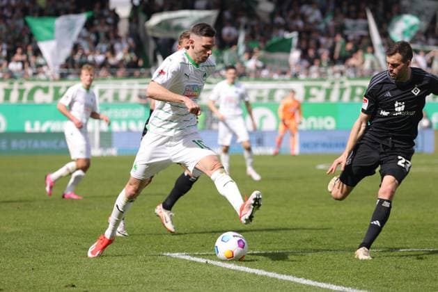 Branimir Hrgota, Fürth, in the second round match of the 2023 2024 season between SpVgg Greuther Fürth and Hamburger Sportverein 1 1 in Fürth 31 03 2024