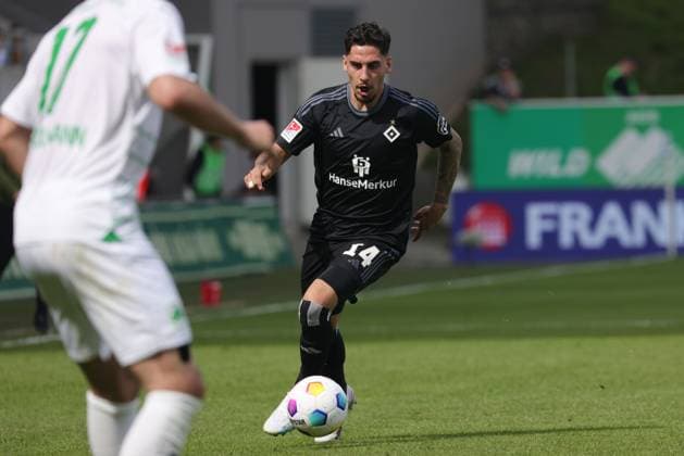 Ludovit Reis, HSV, in the second round match of the 2023 2024 season between SpVgg Greuther Fürth and Hamburger Sportverein 1 1 in Fürth 31 03 2024