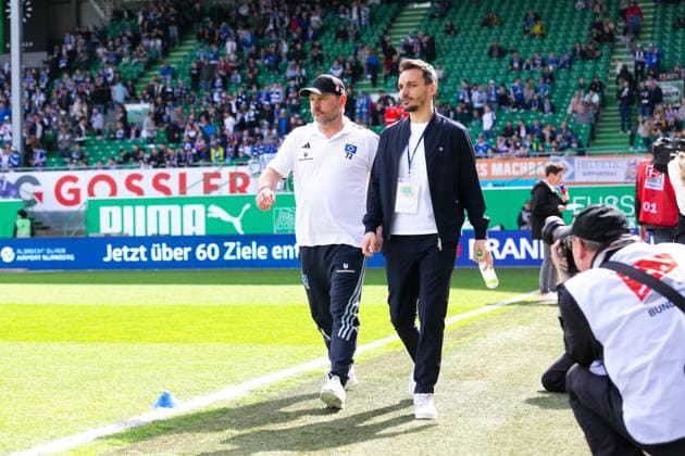 Soccer I Men I Season 2023 2024 I 2 Bundesliga I 27 Matchday I SpVgg Greuther Fürth Hamburger SV I 31 03 2024 Steffen Baumgart Coach, Hamburger SV and Philipp Langer Press Spokesman, Hamburger SV in focus Fürth Sportpark Ronhof Bayern Germany Copyright: xLobecax xHenningxRohlfsx