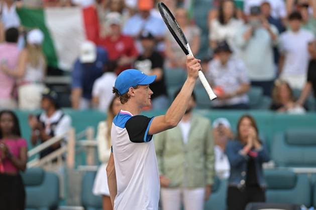 MIAMI GARDENS, FL - MARCH 31: Jannik Sinner (Italy) wins the menÕs singles final at the Miami Open on March 31, 2024, at Hard Rock Stadium in Miami Gardens, FL. (Photo by Michele Eve Sandberg Icon Sportswire) TENNIS: MAR 31 Miami Open EDITORIAL USE ONLY Icon2403310988