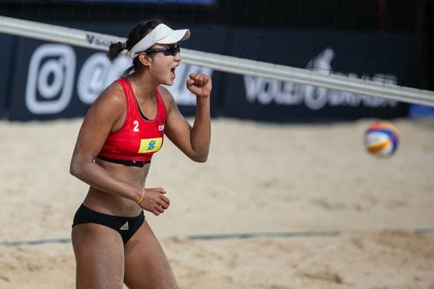 (240401) -- SAQUAREMA, April 1, 2024 -- Xia Xinyi of China celebrates during the women s semifinal match between Xue Chen Xia Xinyi of China and Hegeile Vitoria of Brazil at the World Beach volleyball, Beachvolleyball Pro Tour Challenge 2024 in Saquarema, Brazil, March 31, 2024. (Photo by Xinhua) (SP)BRAZIL-SAQUAREMA-BEACH VOLLEYBALL-WORLD PRO TOUR CHALLENGE 2024 ClaudiaxMartini 