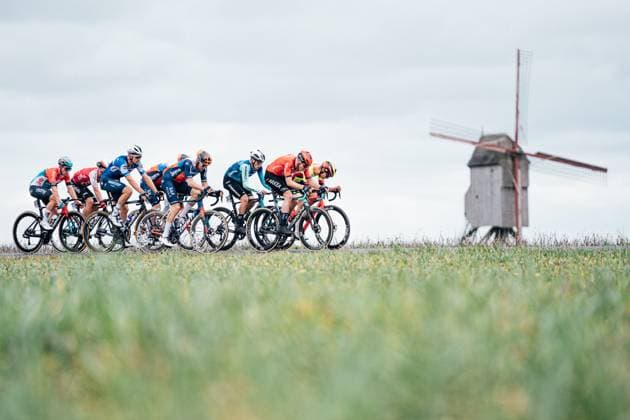 Bilder des Jahres 2024, Sport 03 März Sport Themen der Woche KW13 Sport Bilder des Tages 2024 Ronde Van Vlaanderen Picture by Zac Williams SWpix.com - 31 03 2024 - Cycling - 2024 Ronde Van Vlaanderen - The breakaway. windmill Oudenaarde Belgium Copyright: x xZacxWiLLIAMSxxSWpix.comx(t axPhotographyxHubxLtd)xZacxWilliams SWpix.comx SWP-2416-0103