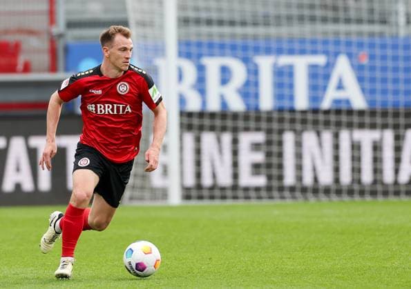 Soccer 2 BL SV Wehen Wiesbaden VfL Osnabrück 31 03 24, Emanuel Taffertshofer SVWW ,