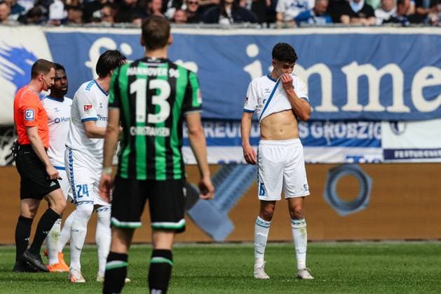 Daniel Elfadli 1 FC Magdeburg,6 2 Soccer Bundesliga Season 2023 2024 1 FC Magdeburg vs Hannover 96 at the MDCC Arena in Magdeburg Action,Soccer,Man,Men,Germany,31 03 2024