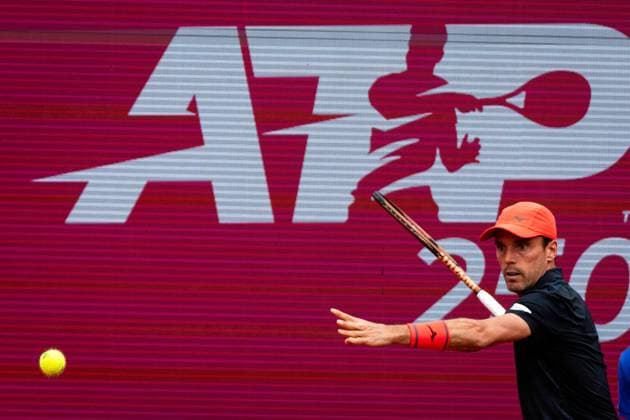 Estoril, Portugal, April 01 2024: Roberto Bautista Agut (Spain) in action during the Millennium Estoril Open match between Roberto Bautista Agut (Spain) and Miomir Kecmanovic (Serbia) at Clube de Tenis do Estoril in Estoril, Portugal. (Pedro Porru SPP) Copyright: xPedroxPorrux xSPPx spp-en-PePoSp-4F8A6416