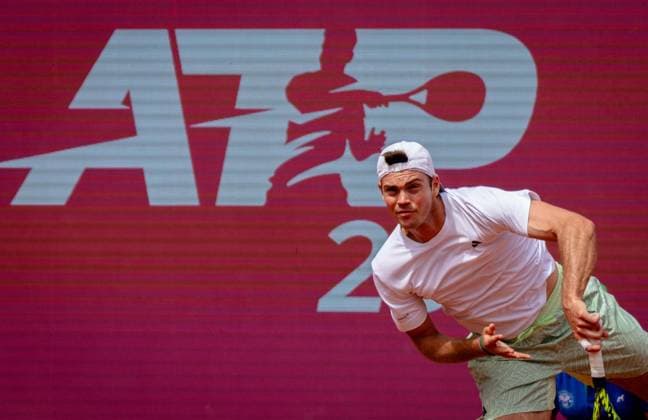 Estoril, Portugal, April 01 2024: Maximilian Marterer (Germany) in action during the Millennium Estoril Open match between Maximilian Marterer (Germany) and Dominic Thiem (Austria) at Clube de Tenis do Estoril in Estoril, Portugal. (Pedro Porru SPP) Copyright: xPedroxPorrux xSPPx spp-en-PePoSp-4F8A6673