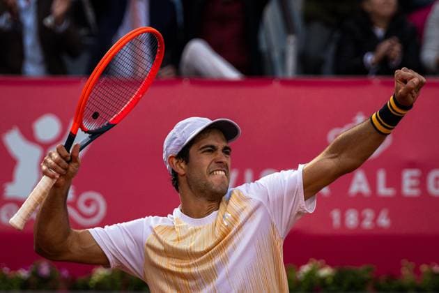 Estoril, Portugal, April 01 2024: Nuno Borges (Portugal) celebrates win after the Millennium Estoril Open match between Lucas Pouille (France) and Nuno Borges (Portugal) at Clube de Tenis do Estoril in Estoril, Portugal. (Pedro Porru SPP) Copyright: xPedroxPorrux xSPPx spp-en-PePoSp-4F8A7331