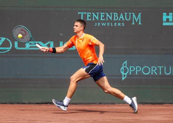 HOUSTON, TX - APRIL 01: Duje Ajdukovic (CRO) in action during the US Clay Court Championship at River Oaks Country Club on April 1, 2024 in Houston, Texas. (Photo by Leslie Plaza Johnson Icon Sportswire) TENNIS: APR 01 US Clay Court Championships EDITORIAL USE ONLY Icon240401008