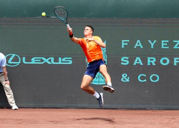 HOUSTON, TX - APRIL 01: Duje Ajdukovic (CRO) in action during the US Clay Court Championship at River Oaks Country Club on April 1, 2024 in Houston, Texas. (Photo by Leslie Plaza Johnson Icon Sportswire) TENNIS: APR 01 US Clay Court Championships EDITORIAL USE ONLY Icon240401009