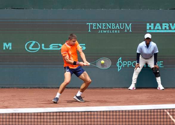 HOUSTON, TX - APRIL 01: Duje Ajdukovic (CRO) in action during the US Clay Court Championship at River Oaks Country Club on April 1, 2024 in Houston, Texas. (Photo by Leslie Plaza Johnson Icon Sportswire) TENNIS: APR 01 US Clay Court Championships EDITORIAL USE ONLY Icon240401023