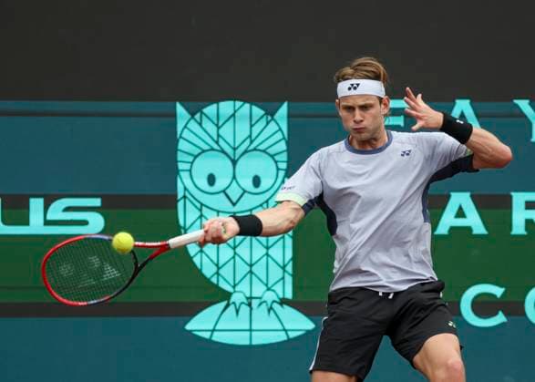 HOUSTON, TX - APRIL 01: Zizou Bergs (BEL) in action during the US Clay Court Championship at River Oaks Country Club on April 1, 2024 in Houston, Texas. (Photo by Leslie Plaza Johnson Icon Sportswire) TENNIS: APR 01 US Clay Court Championships EDITORIAL USE ONLY Icon240401055