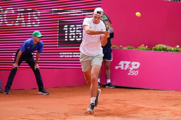 April 1, 2024, Estoril, Portugal: Maximilian Marterer plays against Dominic Thiem (not pictured) during the first round of Millennium Estoril Open ATP, Tennis Herren 250 tennis tournament at the Clube de Tenis do Estoril. Final score: Maximilian Marterer 1:2 Dominic Thiem Estoril Portugal - ZUMAs197 20240401_aaa_s197_109 Copyright: xBrunoxdexCarvalhox