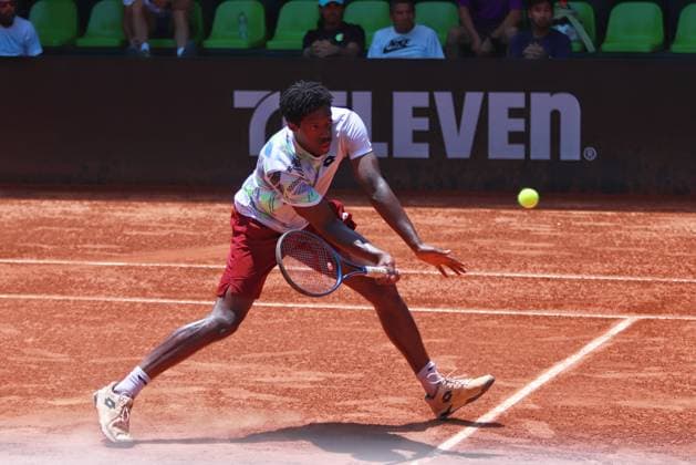 Mexico City Open - Day 2 Apr 1, 2024, Mexico City, Mexico: Alafia Ayeni (USA) hits a forehand against Niki Kaliyanda Poonacha (IND) during the Mexico City Open at Deportivo Chapultepec. on Apr 1, 2024, Mexico City, Mexico. (Photo by Carlos Santiagoo Eyepix Group) Copyright: xCarlosxSantiago xEyepixxGroupx CS_01042024_116150