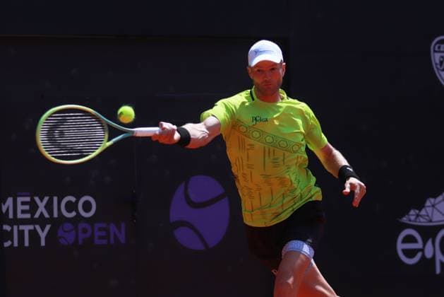 Mexico City Open - Day 2 Apr 1, 2024, Mexico City, Mexico: Benjamin Lock (ZW) hits a backhand against Roberto Cid Subervi (DOM) during the Mexico City Open at Deportivo Chapultepec. on Apr 1, 2024, Mexico City, Mexico. (Photo by Carlos Santiagoo Eyepix Group) Copyright: xCarlosxSantiago xEyepixxGroupx CS_01042024_116181