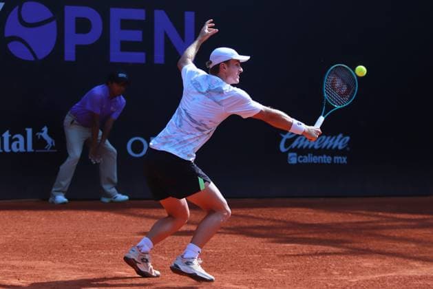 Mexico City Open - Day 2 Apr 1, 2024, Mexico City, Mexico: Tristan Schoolkate (AUS) hits a backhand against Marc Polmans (AUS) during the Mexico City Open at Deportivo Chapultepec. on Apr 1, 2024, Mexico City, Mexico. (Photo by Carlos Santiagoo Eyepix Group) Copyright: xCarlosxSantiago xEyepixxGroupx CS_01042024_116185