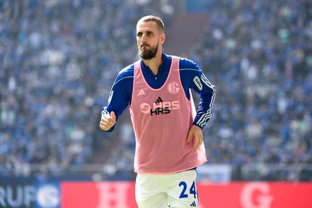Dominick Drexler (FC Schalke 04) 31.03.2024, Fussball Saison 2023 2024, 2. Bundesliga, 27. Spieltag, FC Schalke 04 - Karlsruher SC 0:0 Foto: Weis TEAM2 DFL regulations prohibit any use of photographs as image sequences and or quasi-video Gelsenkirchen Veltins Arena Nordrhein Westfalen Deutschland *** Dominick Drexler FC Schalke 04 31 03 2024, Fußball Saison 2023 2024, 2 Bundesliga, 27 Spieltag, FC Schalke 04 Karlsruher SC 0 0 Foto Weis TEAM2 DFL regulations prohibit any use of photographs as image sequences and or quasi video Gelsenkirchen Veltins Arena Nordrhein Westfalen Germany Team2