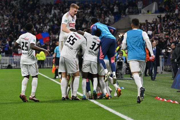 Alexandre Lacazette (lyon) et ses coÃ quipiers FOOTBALL: Olympique Lyonnais vs Valenciennes Football Club - 1 2 Coupe de France - 02 04 2024 FredericChambert Panoramic 