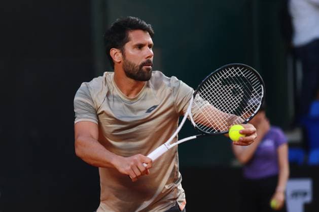 April 2, 2024, Mexico City, Ciudad de Mexico, Mexico: Apr 2, 2024, Mexico City, Mexico: Federico Gaio (ITA)serves to Thiago Tirante (ARG) during the Day 3 of the Mexico City Open at Deportivo Chapultepec. on Apr 2, 2024, Mexico City, Mexico. Mexico City Mexico - ZUMAe321 20240402_zsa_e321_053 Copyright: xCarlosxSantiago xEyepixxGroupx