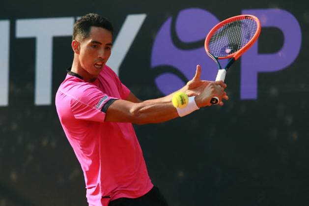Mexico City Open Apr 2, 2024, Mexico City, Mexico: Murkel Dellien (BOL) hits a forehand against Gerard Campana Lee (KOR) during the Day 3 of the Mexico City Open at Deportivo Chapultepec. on Apr 2, 2024, Mexico City, Mexico. Photo by Carlos Santiago Eyepix Group ABACAPRESS.COM Mexico City Mexico  Copyright: xEyepix ABACAx