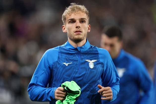Gustav Isaksen (Ss Lazio) warm up, Coppa Italia, Juventus Fc - Ss Lazio, Allianz Stadium, April 2, 2024, Torino, Italy.