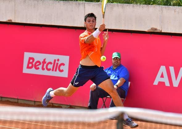 Pablo Llamas Ruiz Spain advances to the round of 16 at the Estoril Open Estoril Open, Portugal, April 3, 2024 Pablo Llamas Ruiz of Spain advances to the round of 16 at the Estoril Open with a win over German tennis ace Dominik Koepfer in Portugal Estoril Estoril Tennis Club Lisbon Portugal