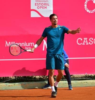 Daniel Altmeier Germany loses in round 1 at the Estoril Open Estoril Open, Portugal, April 3, 2024 Germanys Daniel Altmeier loses to Spains Pedro Martinez in the first round at the Estoril Open in Portugal Estoril Estoril Tennis Club Lisbon Portugal