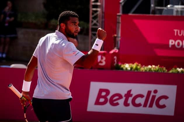 Arthur Fils v Joao Sousa - Millennium Estoril Open 2024 Arthur Fils is competing against Joao Sousa from Portugal during the Millennium Estoril Open ATP, Tennis Herren 250 tennis tournament at the Estoril Tennis Club in Estoril, Portugal, on April 3, 2024. Lisbon Portugal  Copyright: xNunoxCruzx originalFilename:cruz-arthurfi240403_npRtE.jpg