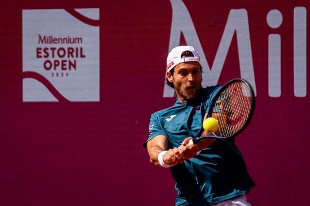 Arthur Fils v Joao Sousa - Millennium Estoril Open 2024 Arthur Fils is competing against Joao Sousa from Portugal during the Millennium Estoril Open ATP, Tennis Herren 250 tennis tournament at the Estoril Tennis Club in Estoril, Portugal, on April 3, 2024. Lisbon Portugal  Copyright: xNunoxCruzx originalFilename:cruz-arthurfi240403_npfaN.jpg